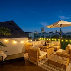 The Eterne: 4BR Rooftop Luxury | Garage | HTX