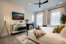 4BR Designer • Garage • Rooftop • Gym | Nr Dwntown