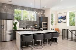 The Pinnacle: 4BR Luxe Rooftop w/ Garage | Rice Military - Image 4