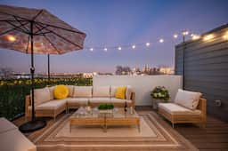 Rooftop Retreat• 5 beds• Downtown HTX Views