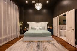 Modern Living All Ensuite| 3-Story Near Everything