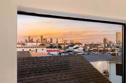 Modern Living All Ensuite| 3-Story Near Everything