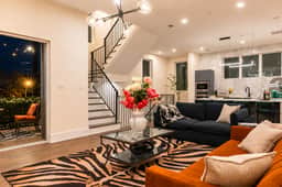 Twin Homes w/ 2 Rooftops! Sleeps 20 - Image 5