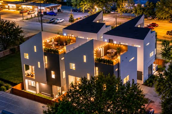 Sleeps 40! 4 Luxe Homes Together | Rice Military - Image 1