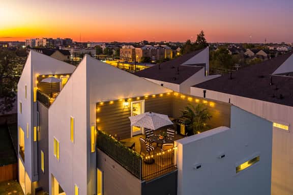 4BR Designer • Garage • Rooftop • Gym | Nr Dwntown