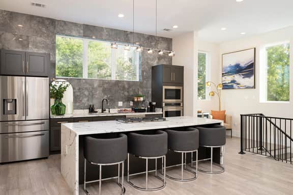 The Pinnacle: 4BR Luxe Rooftop w/ Garage | Rice Military - Image 4