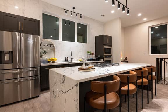 The Eterne: 4BR Rooftop Luxury | Garage | HTX - Image 5