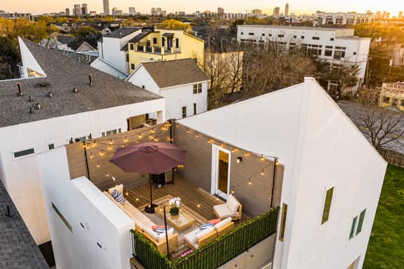 The Onyx: 4BR+Luxe Rooftop · Pet-Friendly · Garage · HTX