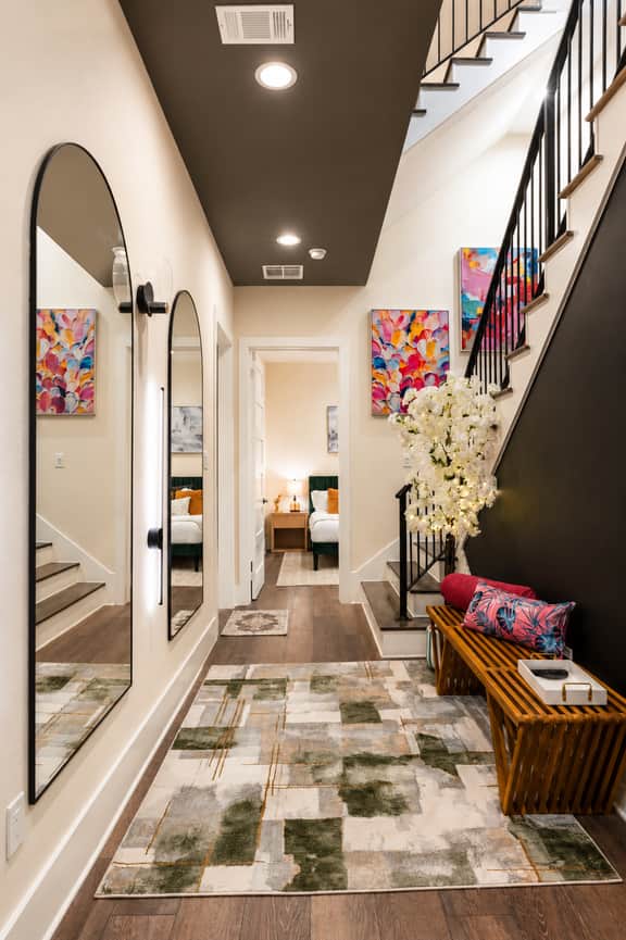 The Onyx: 4BR+Luxe Rooftop · Pet-Friendly · Garage · HTX - Image 2