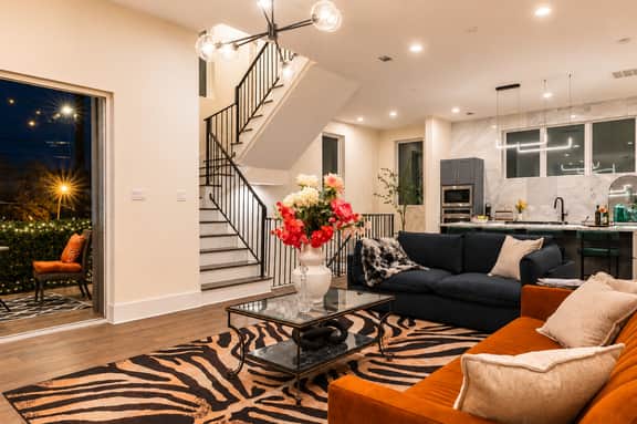 Twin Homes w/ 2 Rooftops! Sleeps 20 - Image 5