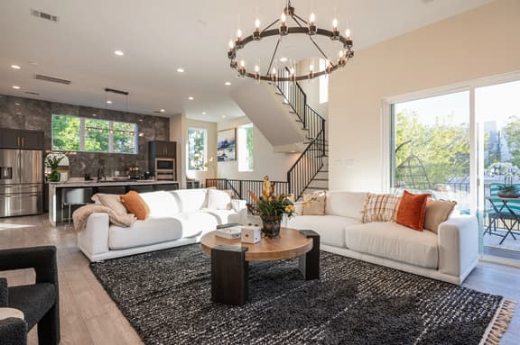 4BR Designer • Garage • Rooftop • Gym | Nr Dwntown