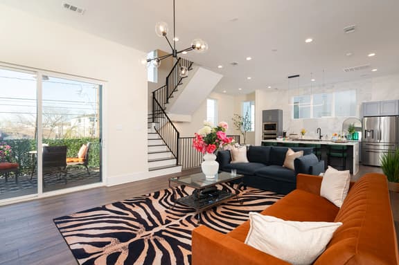 4BR Urban Oasis | Rooftop | FIFA | Gym | Nr Dwntwn
