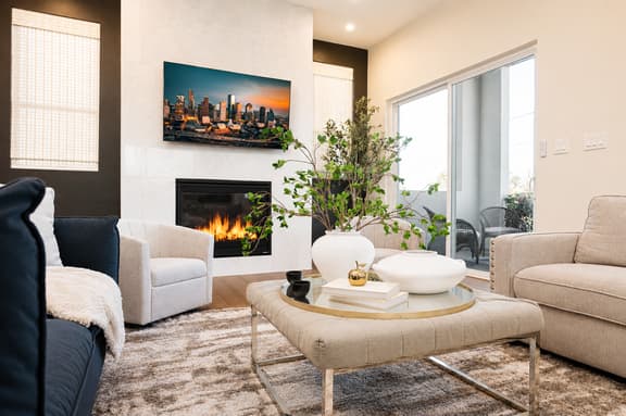 The Horizon: 5 bedsâ˘Private Rooftopâ˘Luxe Stay - Image 1